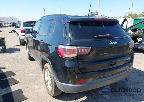 2018 Jeep Compass Sport z USA, uszkodzony, nr VIN 3C4NJCAB5JT102418